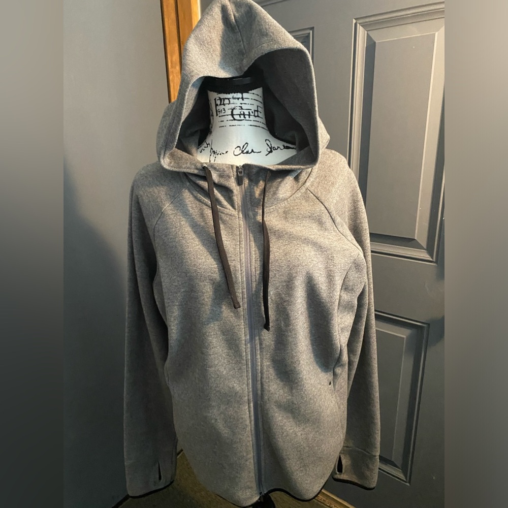 Danskin NOW woman’s hoodie lightweight extra-large gray.